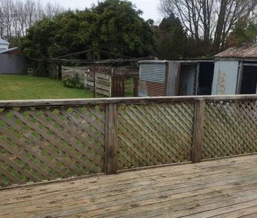 Lovely large family home - Photo 4