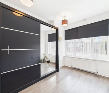 1 bedroom Flat in Wescott Road, Wokingham - Photo 6