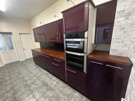 3 bedroom terraced house to rent - Photo 5