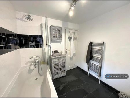 2 bedroom terraced house to rent - Photo 5