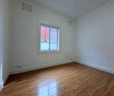 2 bedroom semi in quiet street - Photo 3