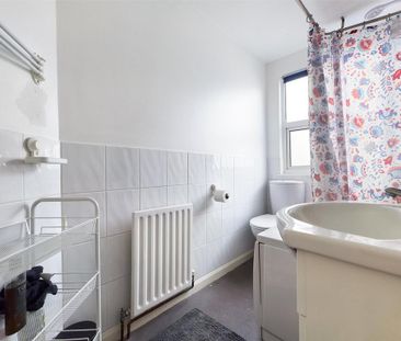 3 bedroom terraced house to rent - Photo 6