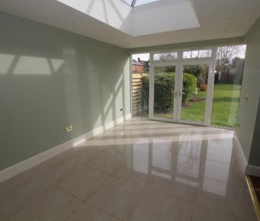 4 bedroom semi-detached house to rent - Photo 2