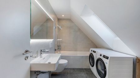 Exclusive newly built apartment in the attic with private roof terrace and panoramic view - Photo 3