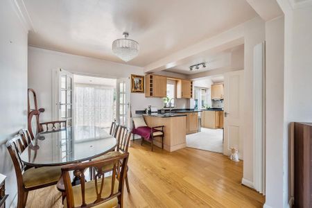 4 bedroom semi-detached house to rent - Photo 2