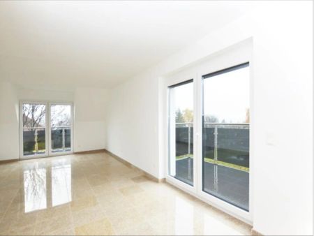 ATEMBERAUBENDE WOHNUNG MIT BALKON - ZENTRAL BEGEHBARE ZIMMER - KÜCHE - AB SOFORT!! - Foto 5
