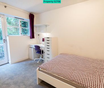 6 bedroom detached house to rent - Photo 5