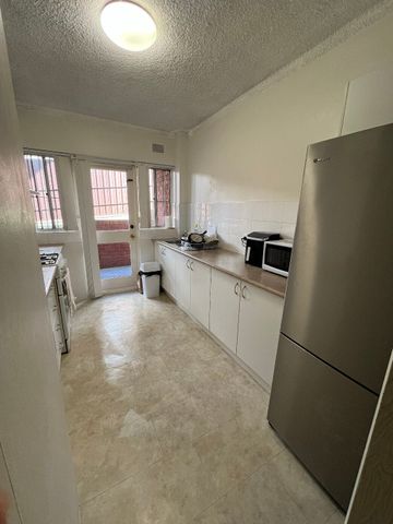 Kensington - Photo 2