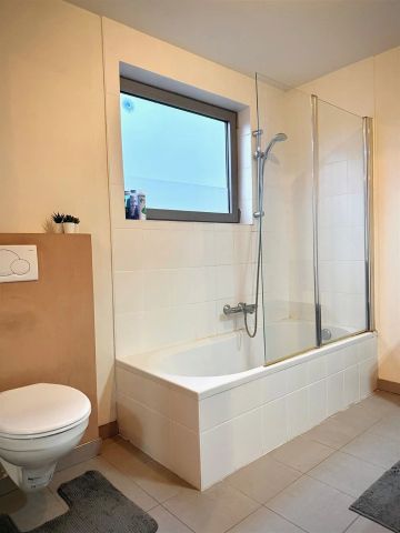 Dorps-APPARTEMENT (duplex) met 2 SLAAPKAMERS & TERRAS - Photo 5