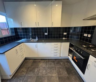 3 bedroom terraced house to rent - Photo 6