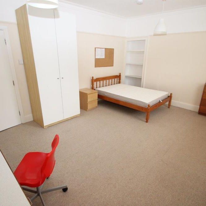 5 Bedroom | 18 Trematon Terrace, PL4 6QS - Photo 1