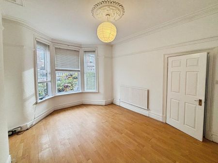 5 bedroom semi-detached house to rent - Photo 5