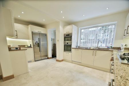 5 bedroom terraced house to rent - Photo 4