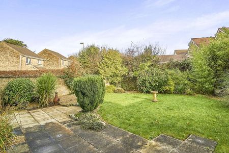 4 bedroom detached house to rent - Photo 3