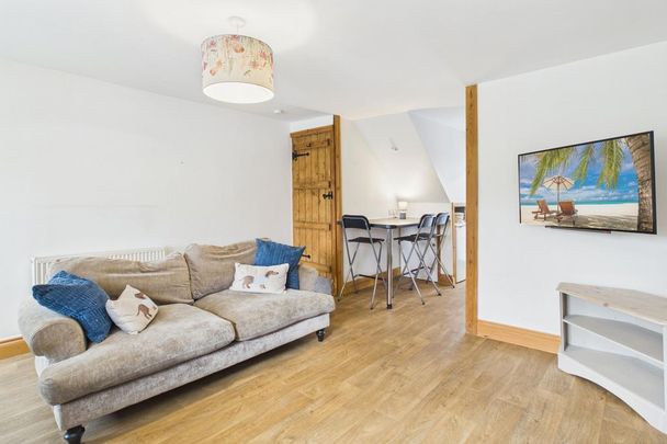 3 bedroom terraced house to rent - Photo 1