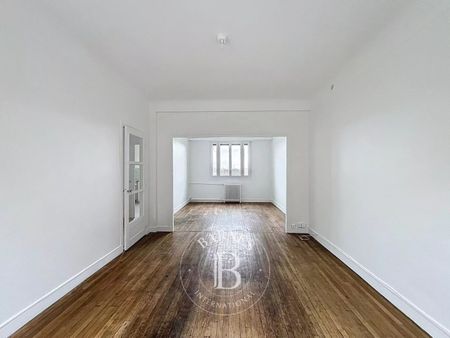 Tout savoir sur cette maison dans le quartier Centre, à Saint-Cloud - Photo 2