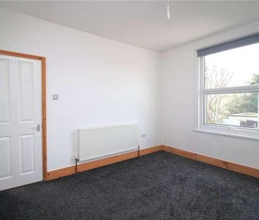 West Road, Shoeburyness, Southend-on-sea, Essex, SS3 - Photo 4