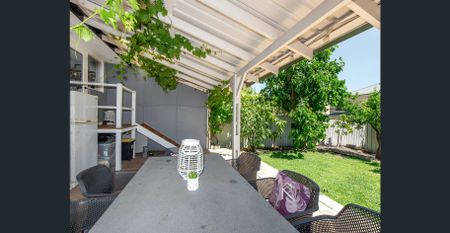 Spacious Family Living in Prime Innaloo Location - Photo 3