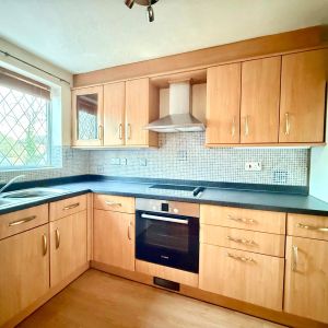 Statham Court, Berkshire Statham Court, Berkshire - Photo 3