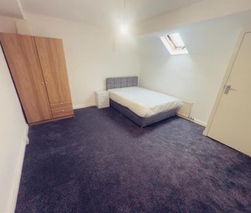 4 bedroom terraced house to rent - Photo 2