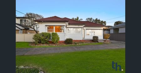 Comfortable Living in a Peaceful Old Valentine Cul-de-Sac - Photo 2