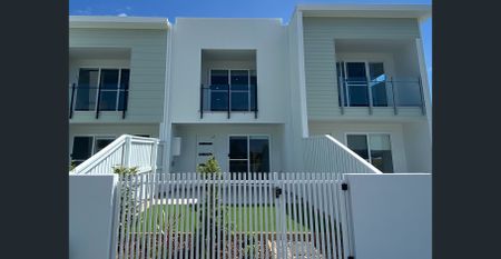 Stylish Brand New Home, Just an application away from being your new home! - Photo 5