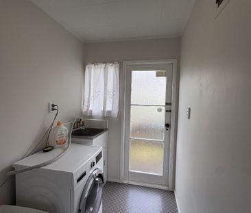 Tidy Three Bedroom In Kamo - Photo 6