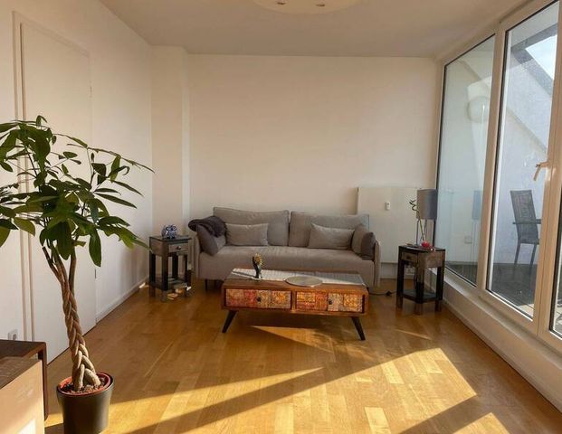Sonniges Wohlfühl-Zuhause, vollmöbliert mit dekorativer Einrichtung, und wunderschöner Dachterrasse - Photo 1