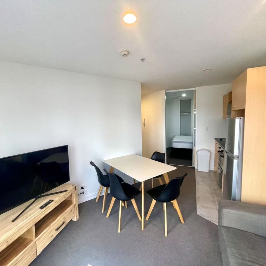 Queen Street beauty - Photo 1