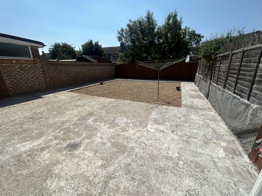 Burket Close, Greater London, UB2 - Photo 1