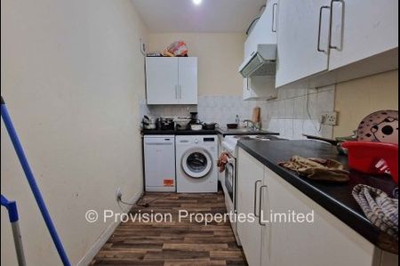 2 Bedroom Flats in Leeds - Photo 5