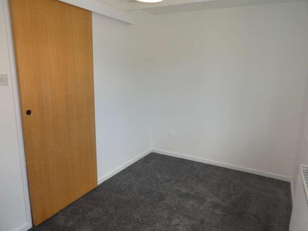 Lancia Close, Aldermans Green, Coventry, CV6 - Photo 2