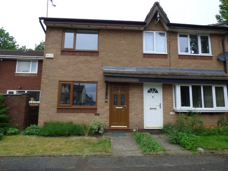 21 Audlum Court, Bury, BL9 7PN - Photo 4