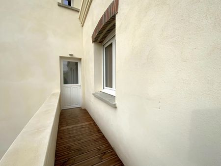 STE SAVINE, joli appartement rénové de 47m² + terrasse privative + parking - Photo 4