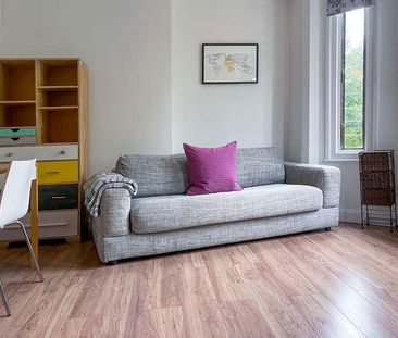 Highbury Grange, London, N5 - Photo 2