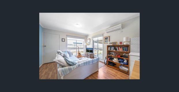 Belmont 1 Bedroom - semi furnished. - Photo 1
