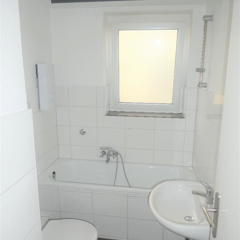 Gepflegte ca. 75 m² große 3-Zimmerwohnung mit Süd-West-Balkon und Tageslichtbad in Hagen- Kabel - Photo 1