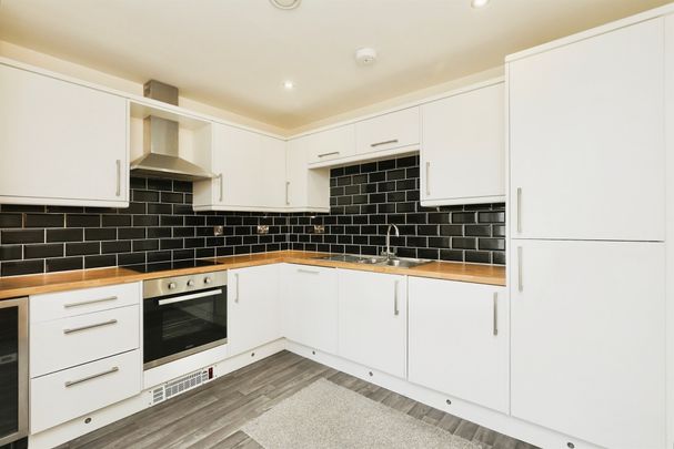 Fitzalan Road, Sheffield - Photo 1