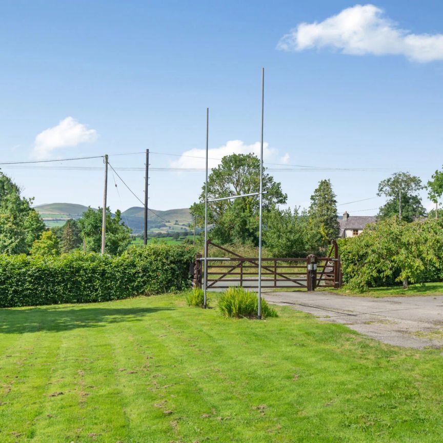 Wern Road, Rhosesmor, CH7 - Photo 1