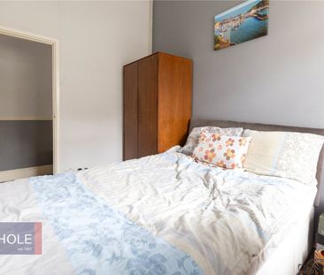 Downend Road, - Photo 3