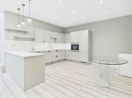 Fulmer Lane, Gerrards Cross, Buckinghamshire,SL9 - Photo 4