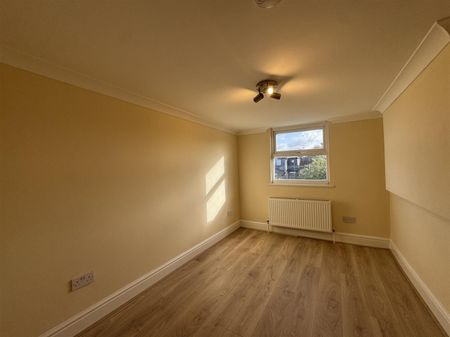 7 Bedroom House - Mid Terrace To Let - Photo 5