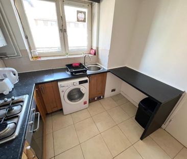 5 bedroom flat to rent - Photo 3