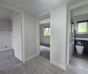 2 bed flat to rent in Gibbs Couch, Watford, WD19 - Photo 1