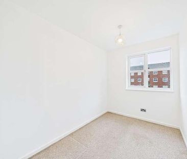 Mallyan Close, Hull, HU8 - Photo 4
