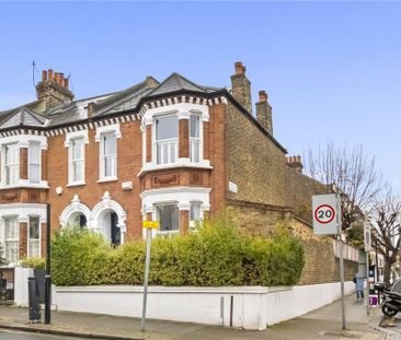 4 bedroom end of terrace house to rent - Photo 2