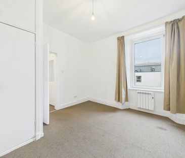 Flat to rent on - Photo 5