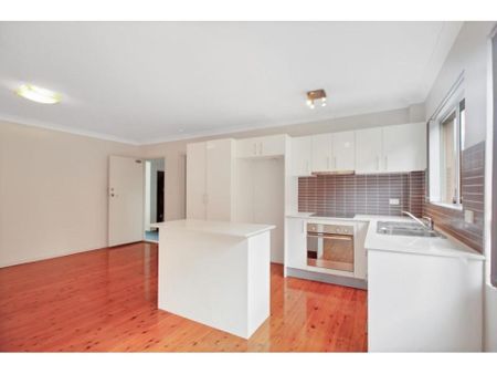 2 / 32 Matthews Street, Wollongong, NSW 2500 - Photo 3