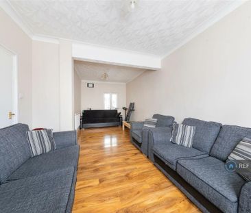 5 bedroom terraced house to rent - Photo 3