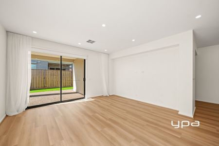 Spacious 4-Bedroom Family Home in a Great Sunbury Location - Photo 5